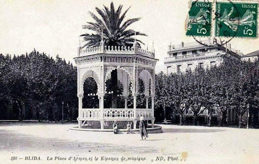 Blida- Kiosque 01.jpg